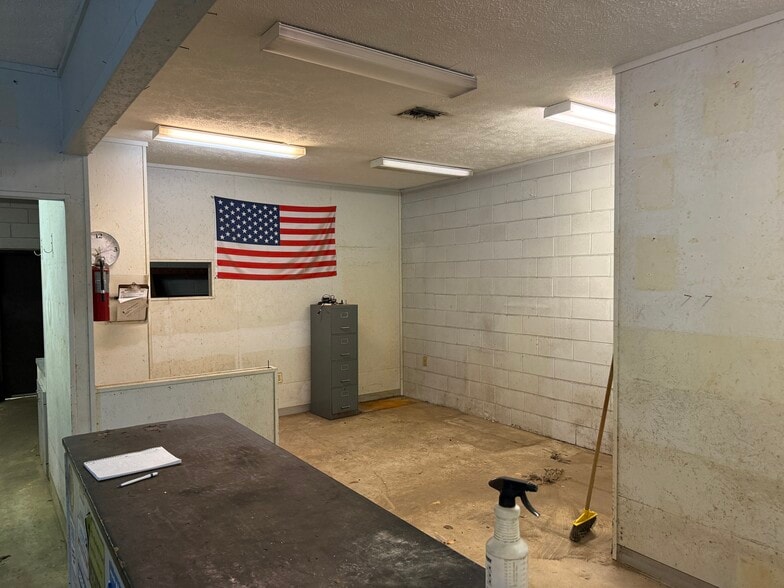 More Photos Of 2265 N Magnolia Ave, Ocala Auto Repair For Sale