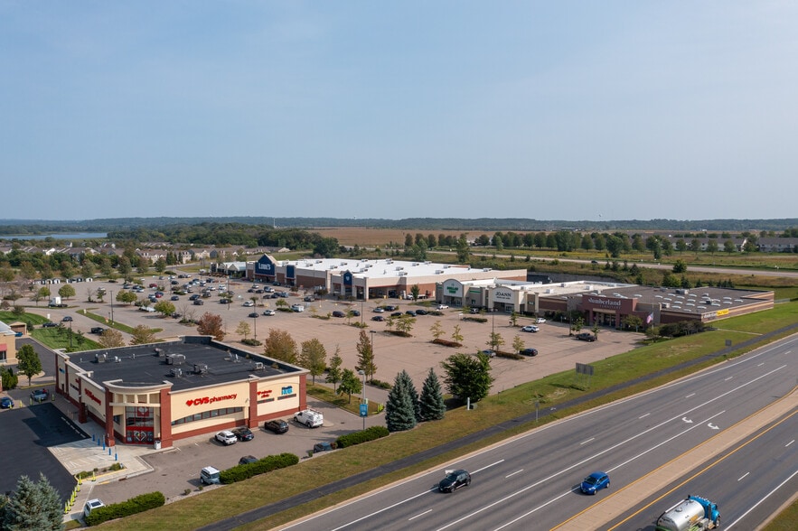 More Photos Of 4120 Dean Lakes Blvd, Shakopee Storefront For Sale