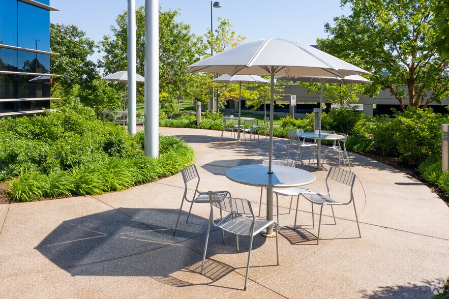 More Photos Of 1000 Oakbrook Dr, Ann Arbor Unknown For Lease