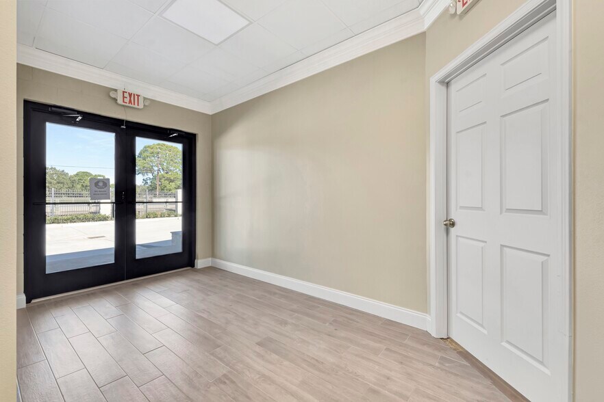 More Photos Of 8602 Spencer Hwy, La Porte Medical For Sale