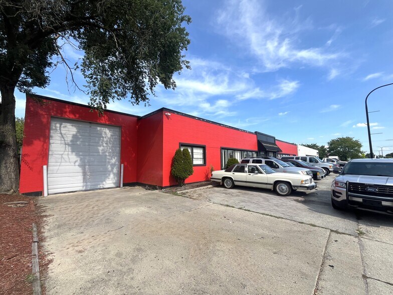 More Photos Of 6609 N Lincoln Ave, Lincolnwood Flex For Sale