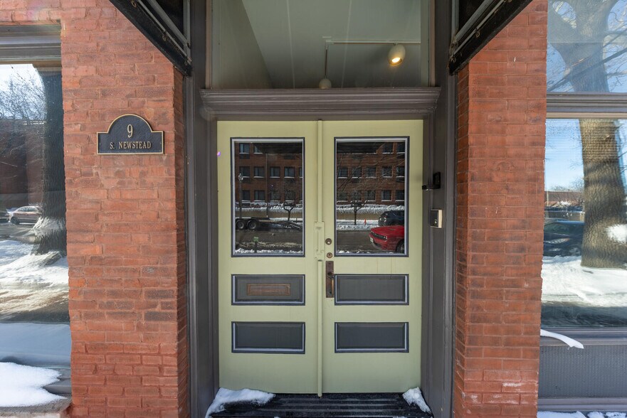 More Photos Of 5 S Newstead Ave, Saint Louis Office For Sale