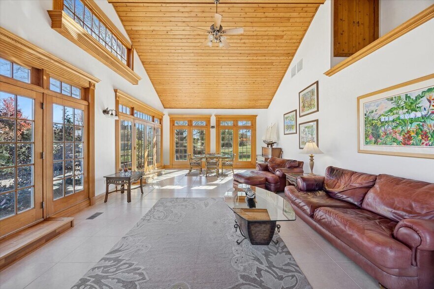 More Photos Of 22962 S Harlem Ave, Frankfort Showroom For Sale