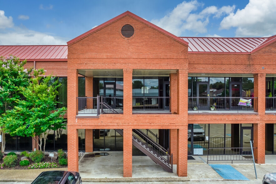 More Photos Of 614 S Edmonds Ln, Lewisville Medical For Lease