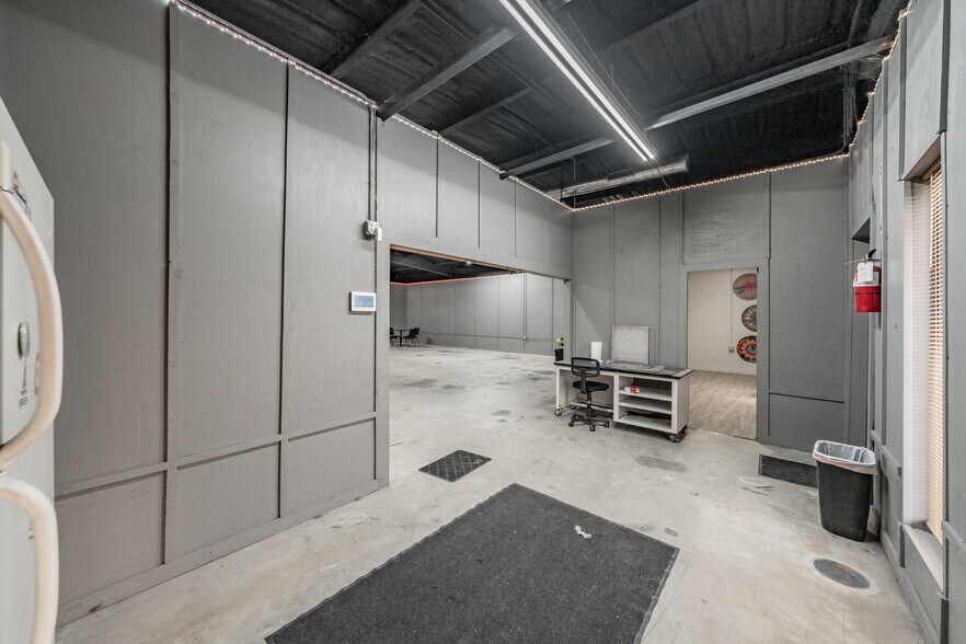 More Photos Of 4444 FM 933, Whitney Flex For Sale