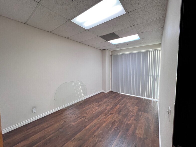 More Photos Of 1046 Calle Recodo, San Clemente Research And Development For Sale