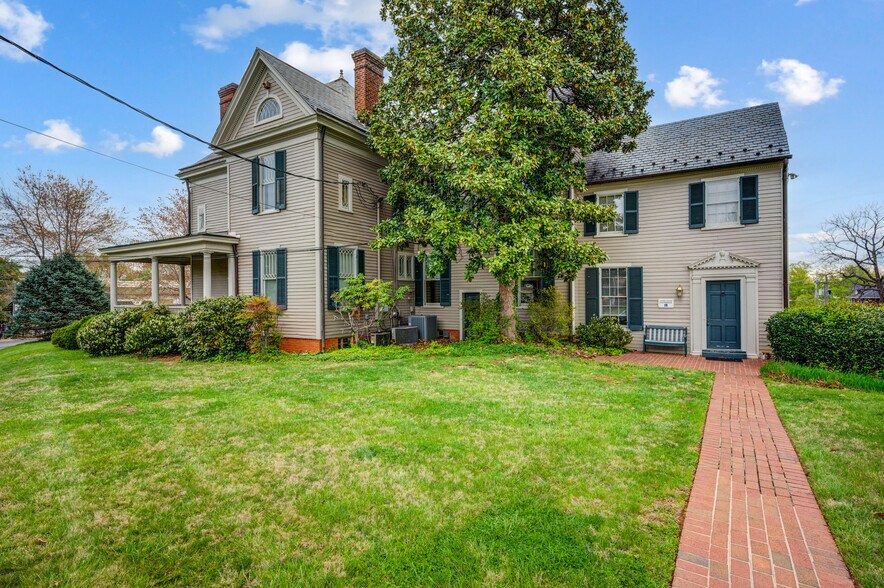 More Photos Of 2525 Rivermont Ave, Lynchburg Office For Sale