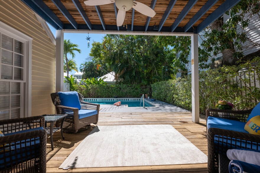 More Photos Of 412 Frances St, Key West Hotel For Sale