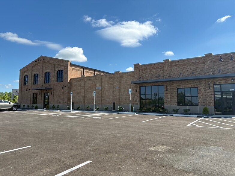 More Photos Of 5175 Forest Dr, New Albany Medical For Lease