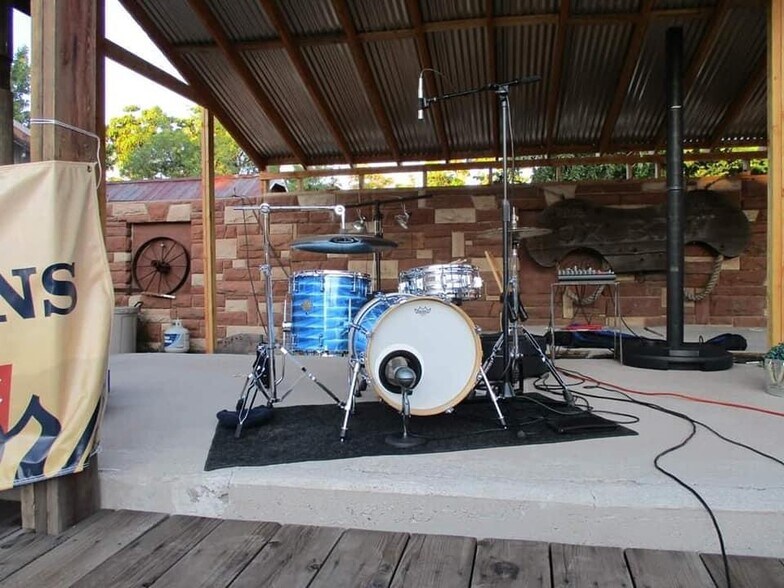 More Photos Of 607 W Main St, Payson Bar For Sale