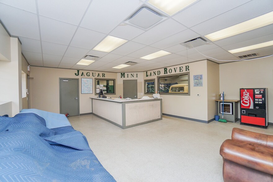 More Photos Of 2409 Austin St, Houston Warehouse For Sale