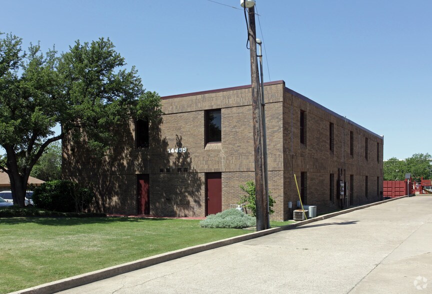 More Photos Of 14455 Webb Chapel Rd, Farmers Branch Office For Lease