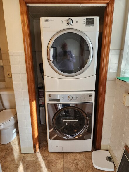 More Photos Of 4601 Leeds Ave, Baltimore Storefront Retail Office For Sale