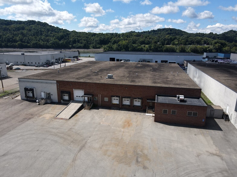 More Photos Of 681 Avenue B, Leetsdale Industrial For Lease
