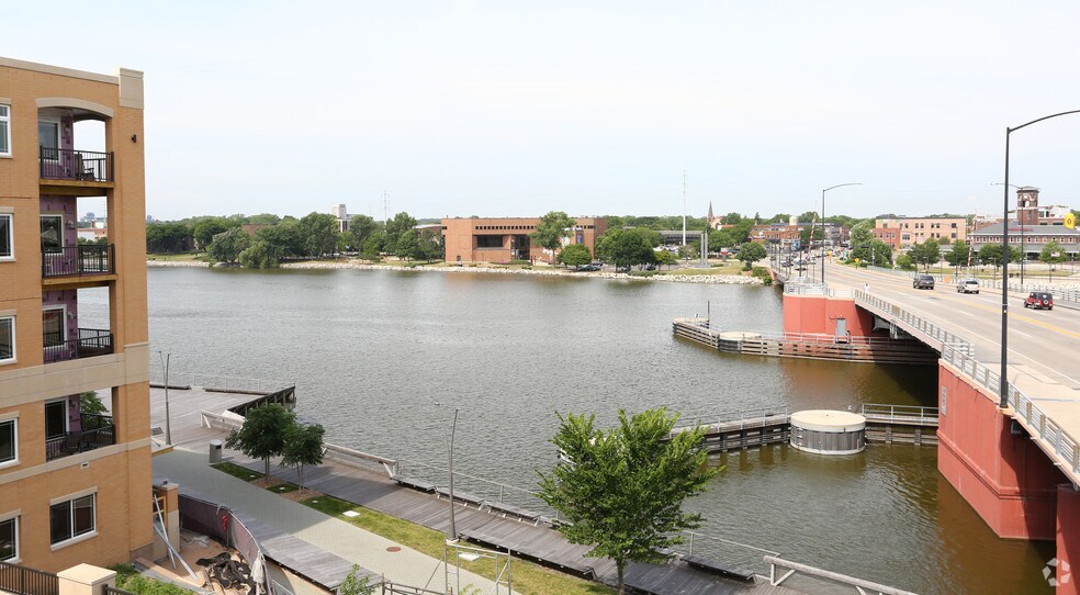 More Photos Of 401 N Washington St, Green Bay Apartments For Sale