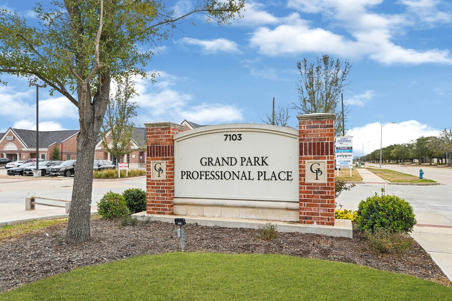 More Photos Of 7103 S Peek Rd, Richmond Medical For Lease