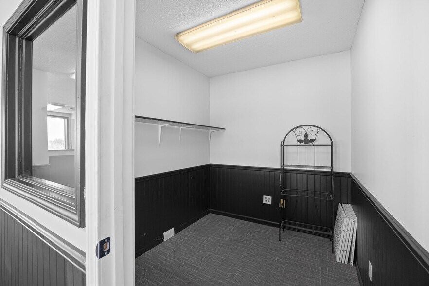 More Photos Of 1710 S Belt Hwy, Saint Joseph Auto Dealership For Sale