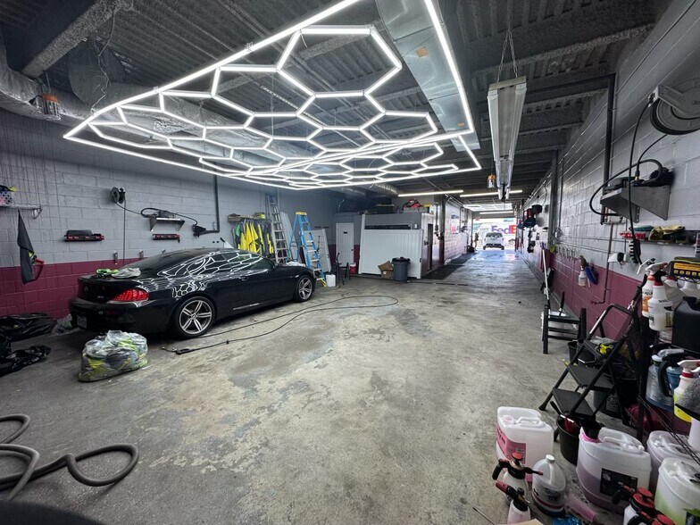 More Photos Of 148-11 175th St, Jamaica Storefront Retail Office For Sale