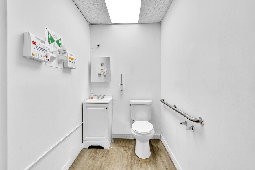 More Photos Of 2424 N St Rd 7, Fort Lauderdale Unknown For Lease
