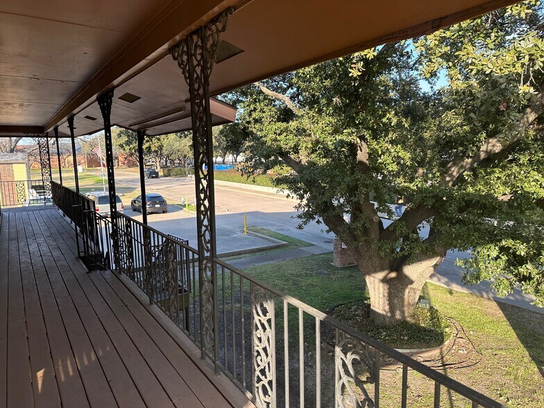 More Photos Of 12803 Demetra Dr, Farmers Branch Office Residential For Lease