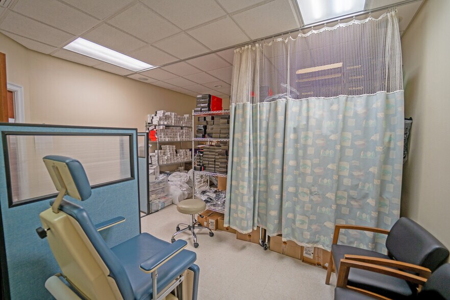 More Photos Of 554 Highway 85 N, Niceville Medical For Sale