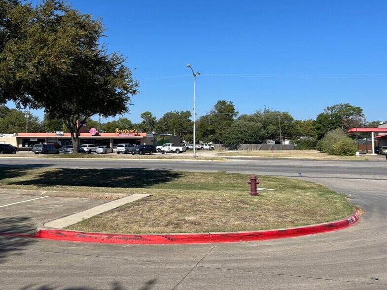 More Photos Of 5400 River Oaks Blvd, Fort Worth Land For Sale