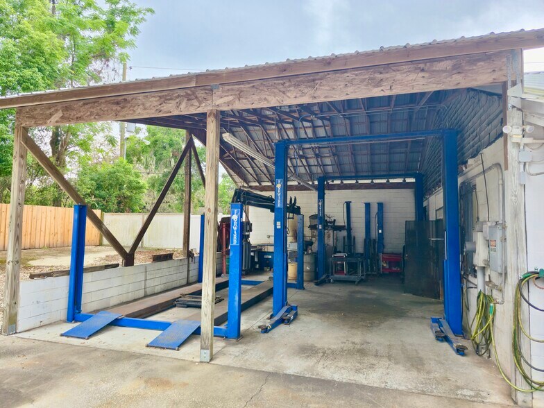 More Photos Of 1310 E 1st Ave, Mount Dora Auto Repair For Lease