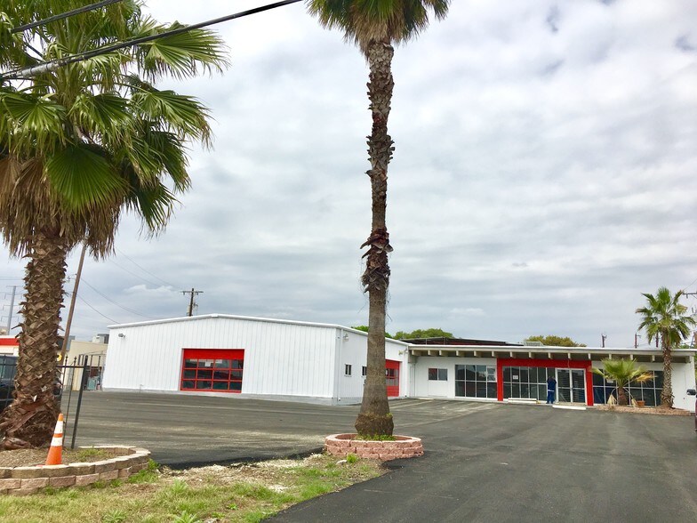 More Photos Of 5421 Grissom Rd, San Antonio Storefront For Lease