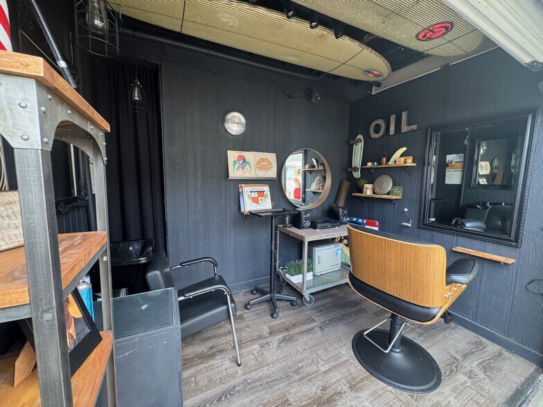 More Photos Of 939 Manhattan Beach Blvd, Manhattan Beach Freestanding For Sale