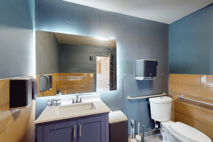 More Photos Of 3300 Adeline St, Berkeley Storefront For Lease