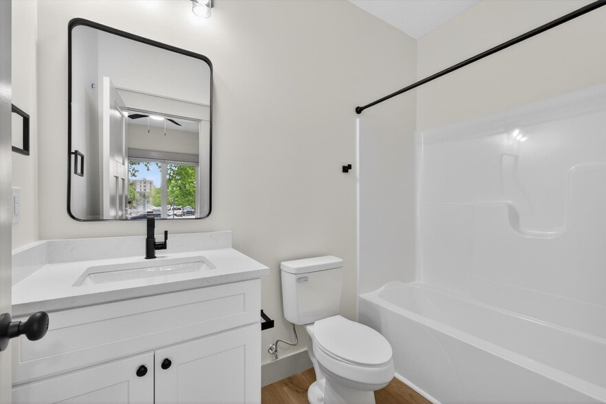 More Photos Of 326 N Jefferson St, Bloomington Apartments For Sale