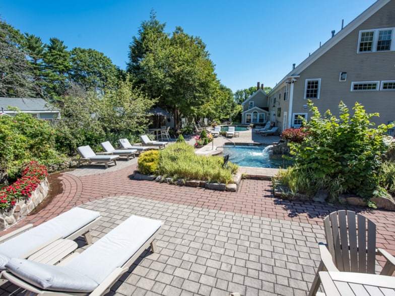 More Photos Of 571 Main St, Ogunquit Hospitality For Sale