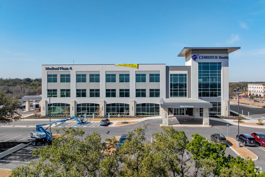 More Photos Of 11123 Christus Hills, San Antonio Medical For Lease