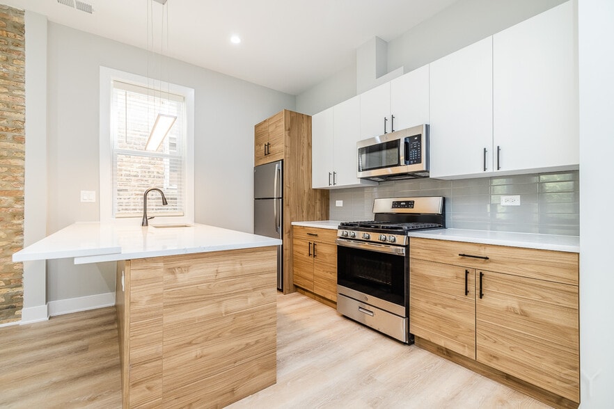 More Photos Of 3039 W 19th St, Chicago Apartments For Sale