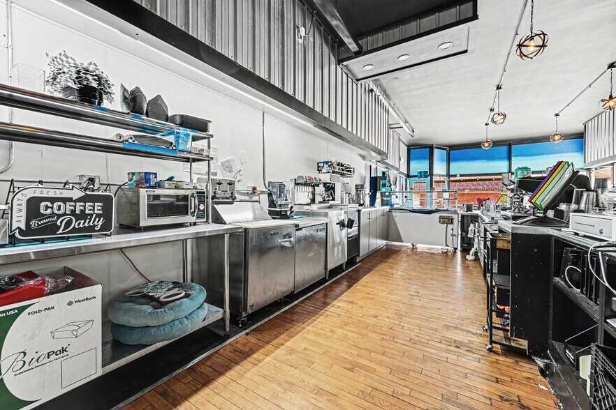 More Photos Of 7 E Muskegon St, Kent City Storefront Retail Residential For Lease