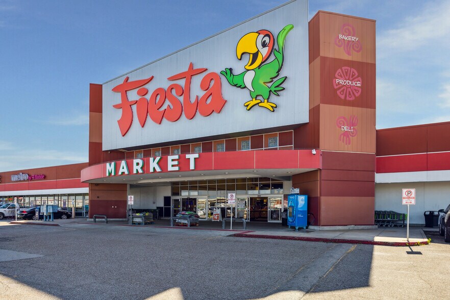 More Photos Of 12309-12367 S Main St, Houston Unknown For Lease