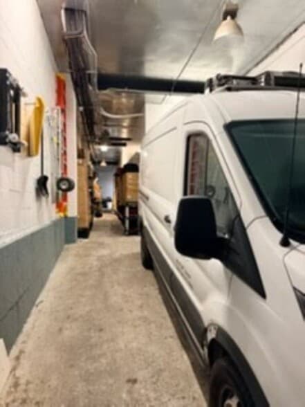 More Photos Of 48-01 38th St, Long Island City Warehouse For Lease
