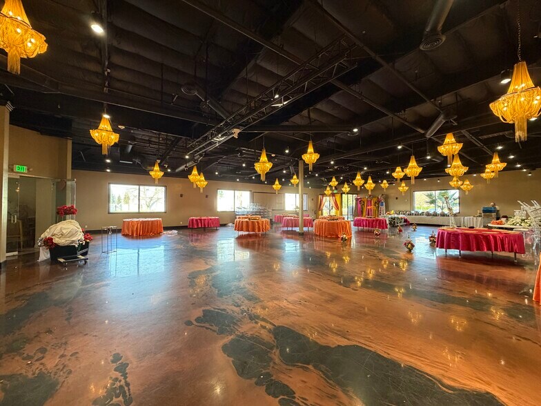 More Photos Of 11354 White Rock Rd, Rancho Cordova Showroom For Sale
