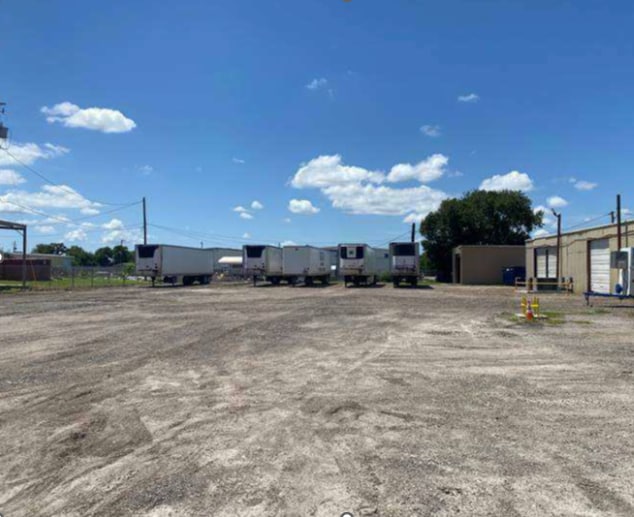 More Photos Of 5741 Leopard St, Corpus Christi Service For Sale