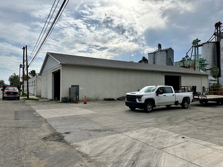 More Photos Of 212 S Pine River St, Ithaca Industrial For Sale