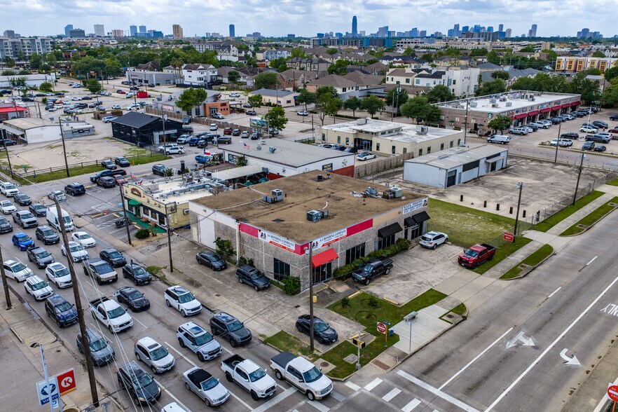More Photos Of 4801 Katy Fwy, Houston Warehouse For Lease