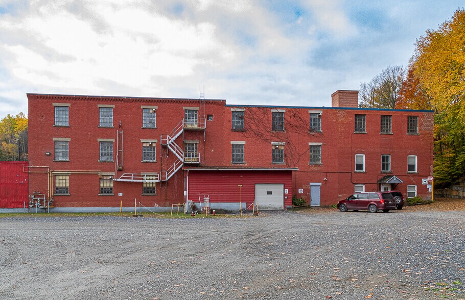 More Photos Of 253 Rue Michaud, Coaticook Manufacturing For Lease