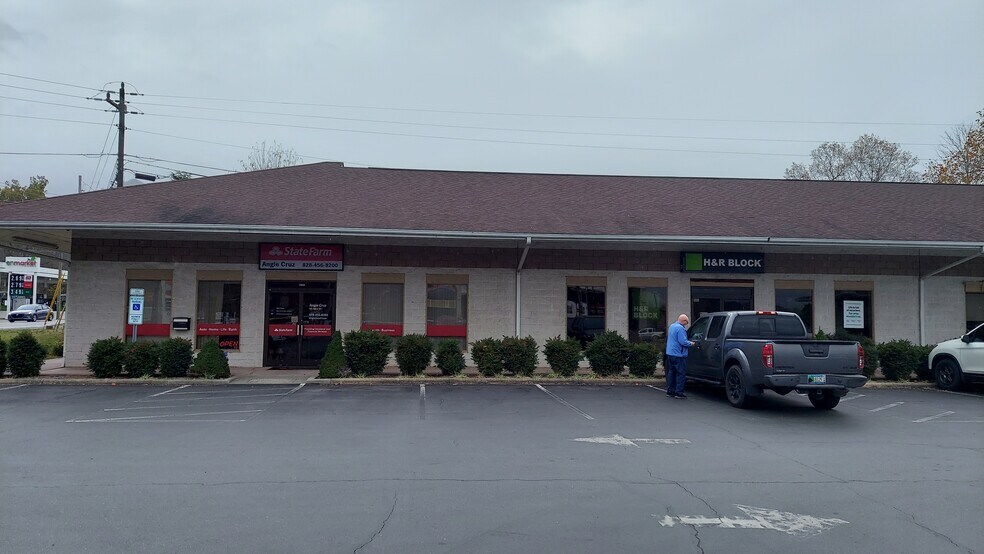 More Photos Of 1896-1908 S Main St, Waynesville Medical For Lease