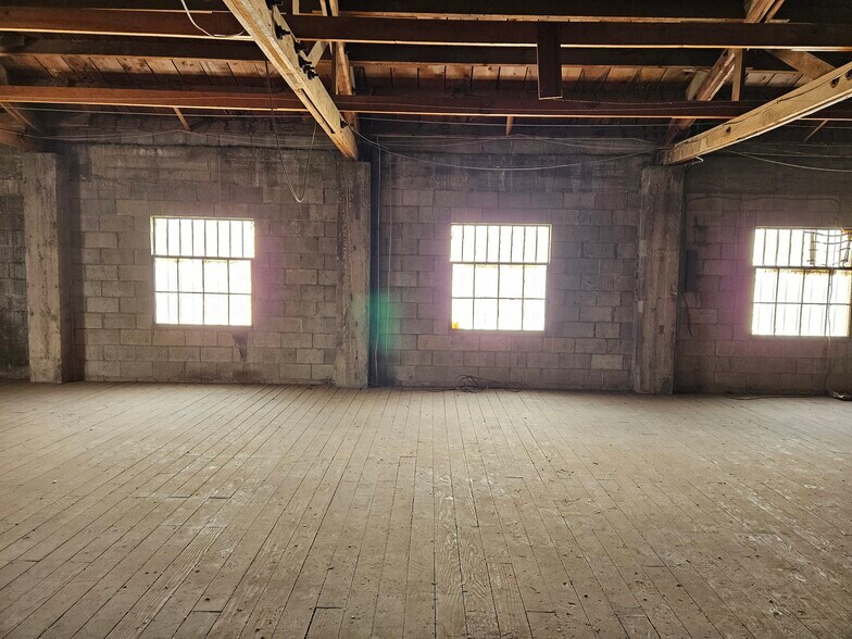 More Photos Of 1326 9th St, Modesto Storefront For Sale