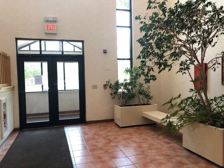 More Photos Of 58 Clifton Country Rd, Clifton Park Medical For Lease