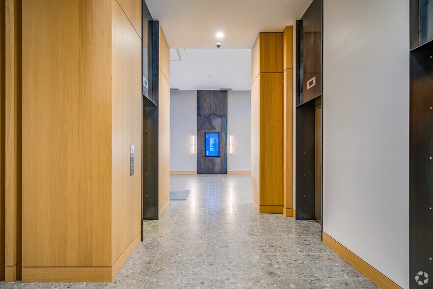 More Photos Of 3003 N Central Ave, Phoenix Office For Lease