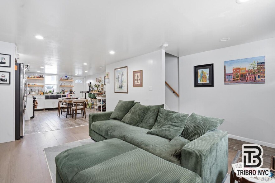 More Photos Of 126 Hall St, Brooklyn Apartments For Sale