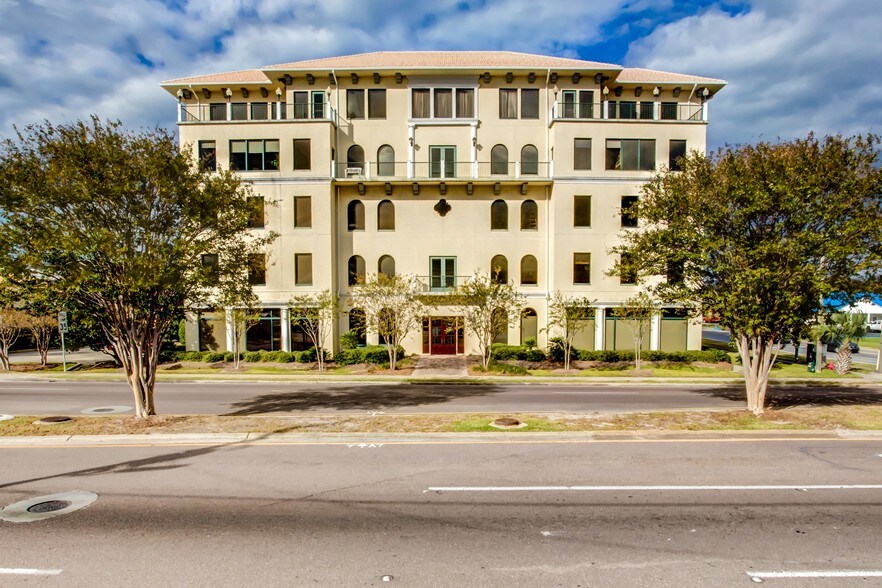 More Photos Of 543 Harbor Blvd, Destin Office For Sale