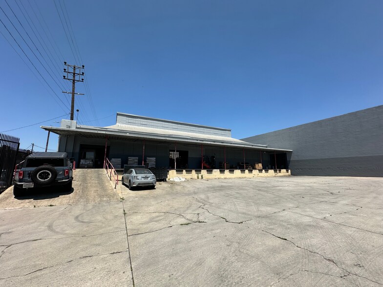 More Photos Of 2801 E 12th St, Los Angeles Warehouse For Lease