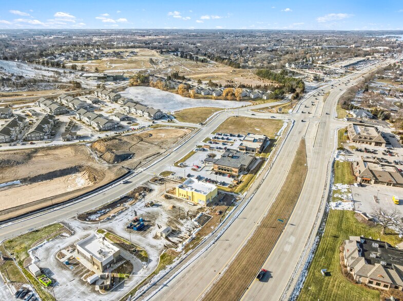 More Photos Of 1295 Olympia Fields Dr, Oconomowoc Restaurant For Sale